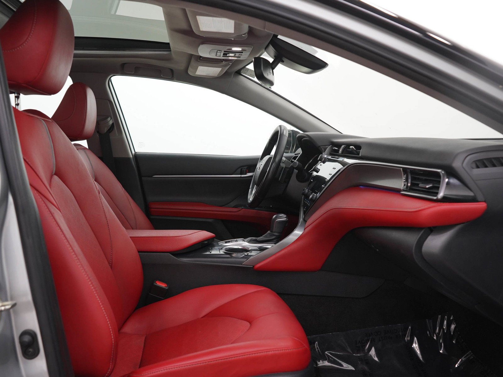 Used 2019 Midnight Black Metallic Toyota Xse image 11