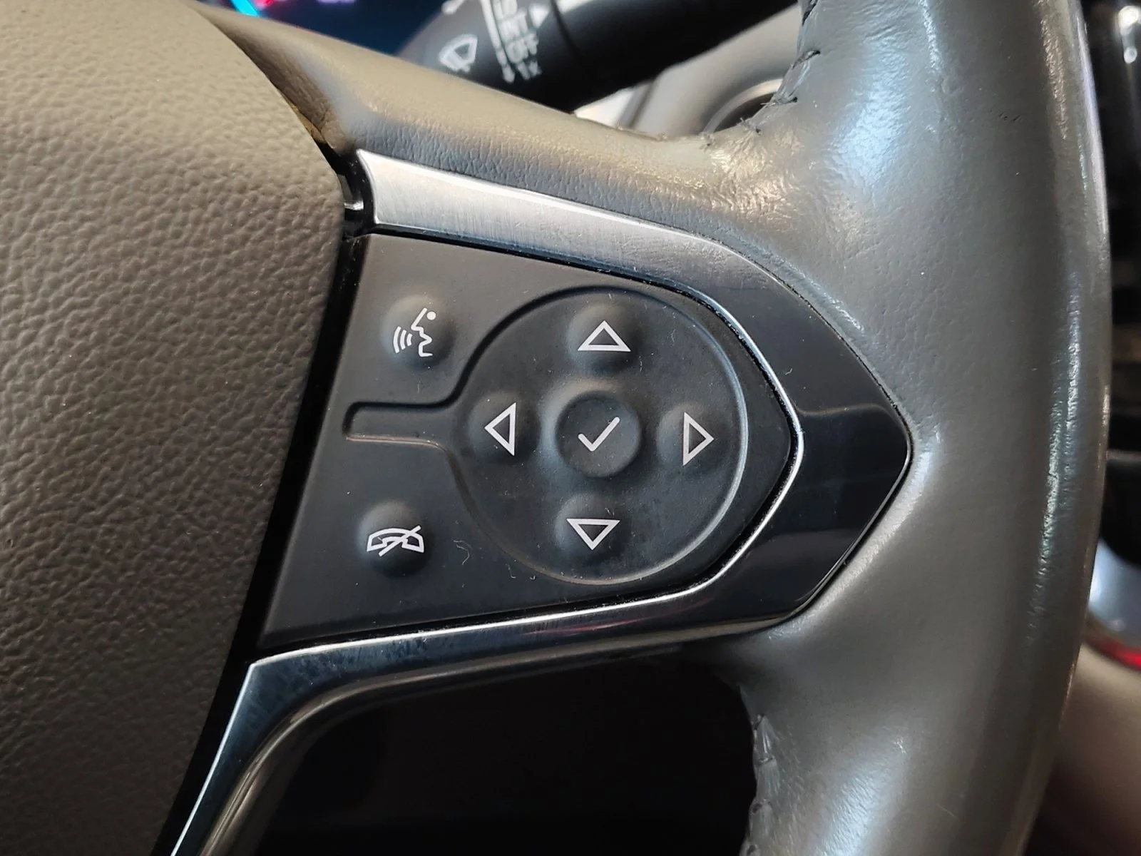 Used 2018 Cajun Red Tintcoat Chevrolet LT Cloth image 16