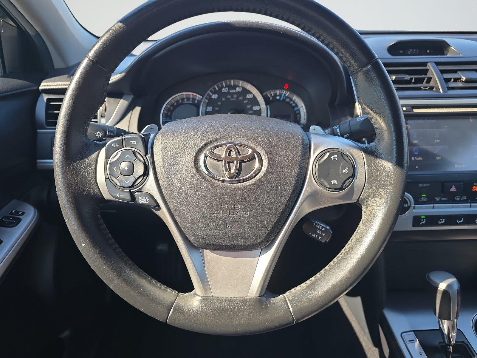 Used 2014 Super White Toyota SE V6 image 10