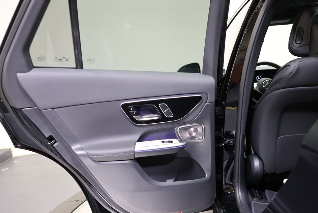 New 2026 Black Mercedes-Benz GLC 300 image 39