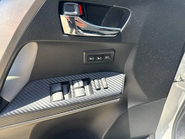 Used 2015 Classic Silver Metallic Toyota Limited image 9