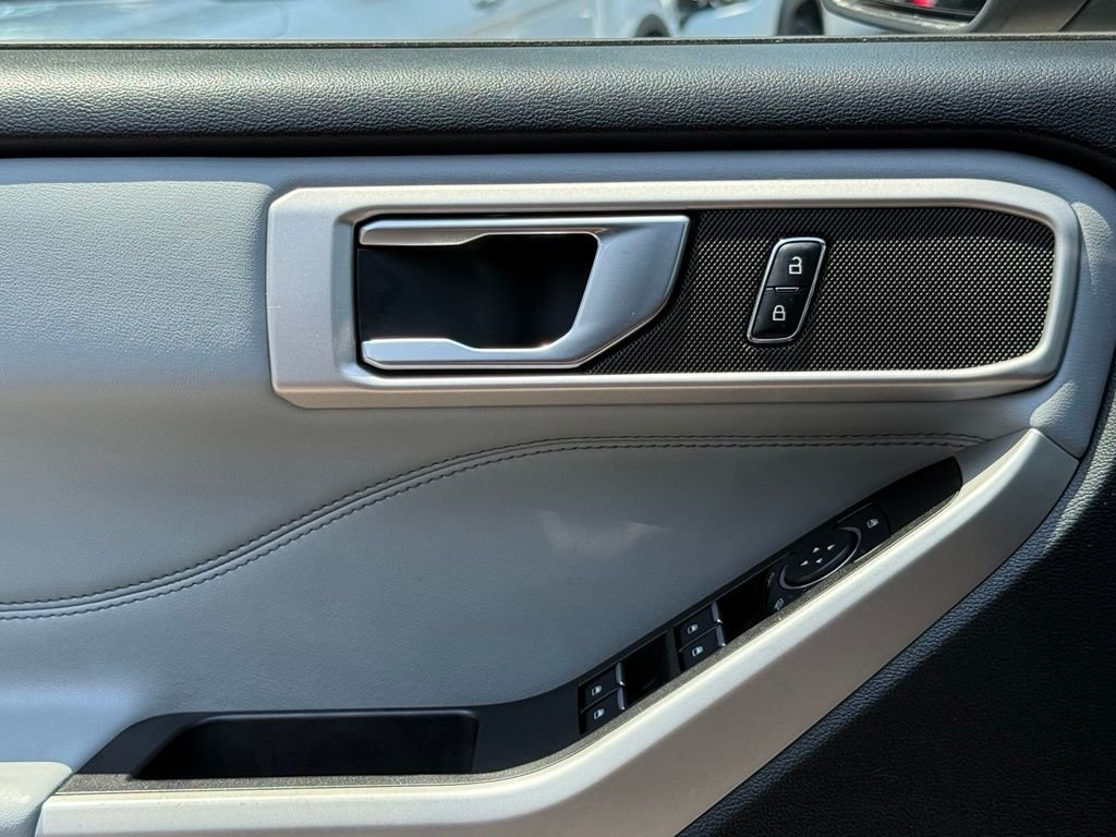 Used 2023 Silver Ford XLT image 21