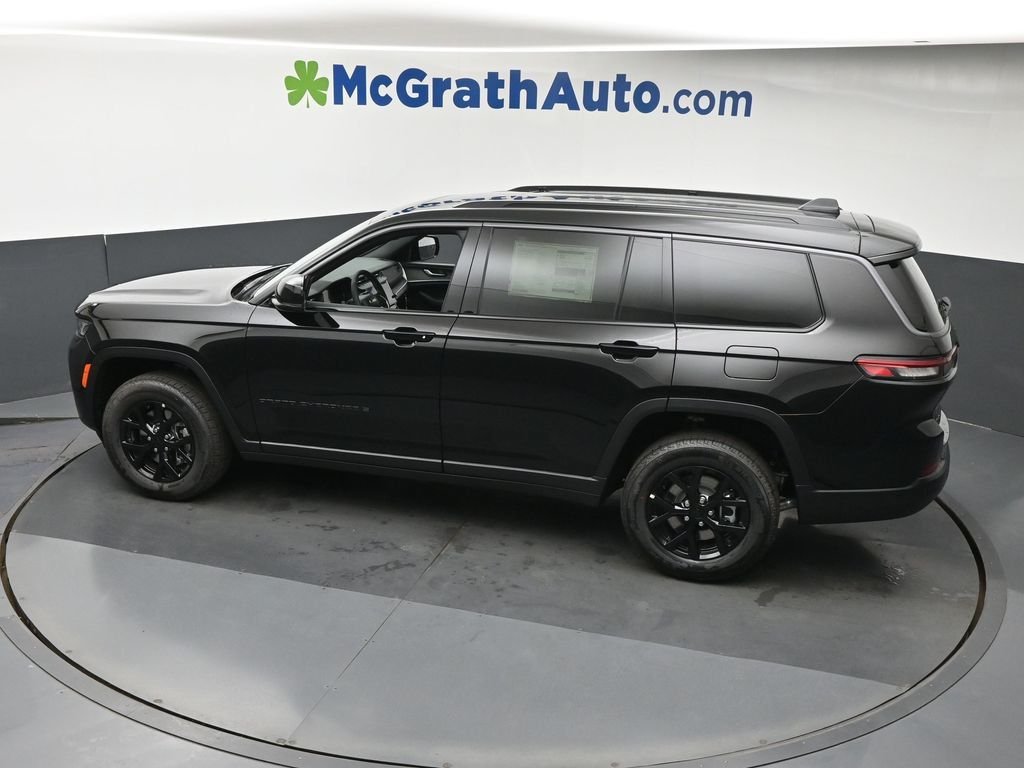 New 2026 Diamond Black Crystal Pearl-Coat Exterior Paint Jeep Altitude image 25