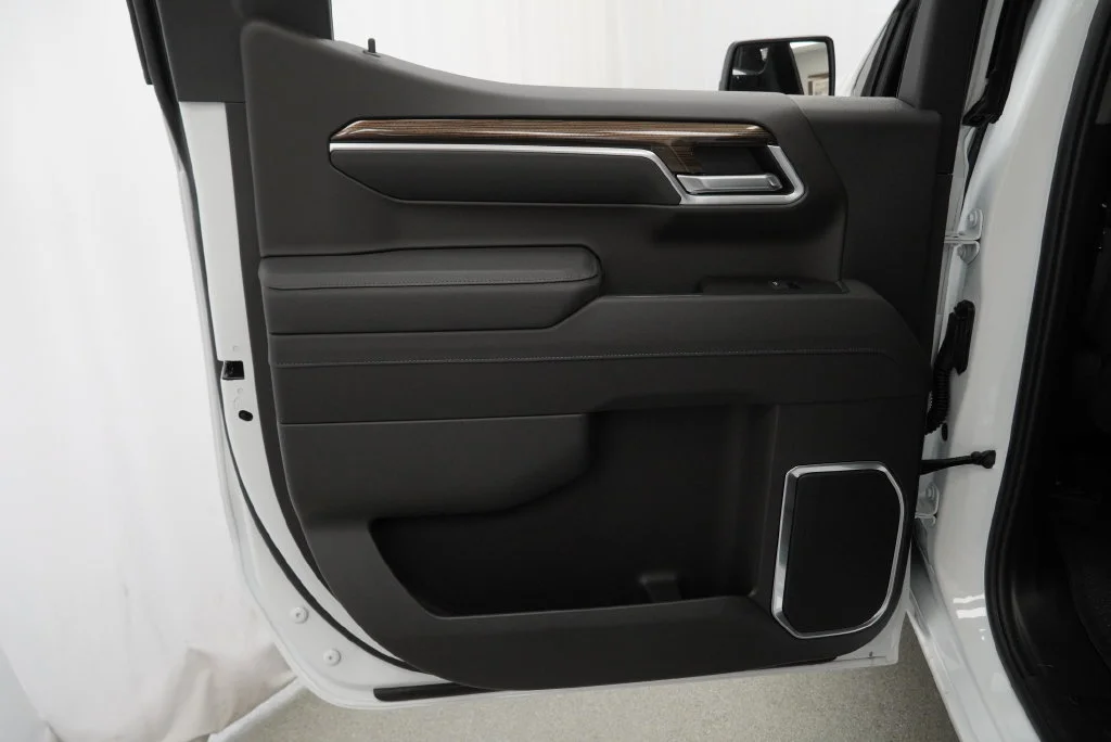 New 2026 Summit White Chevrolet LT image 32