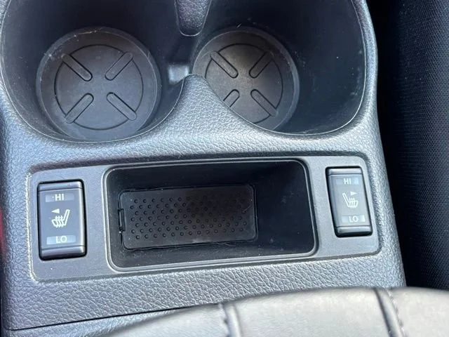 Used 2019 White Nissan SL image 37