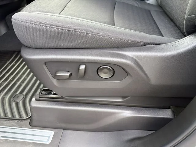 New 2026 Sterling Metallic GMC Elevation image 20