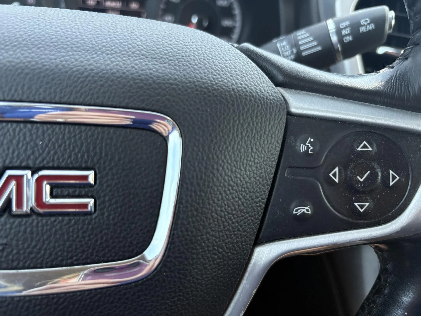 Used 2019 Pepperdust Metallic GMC SLE image 26