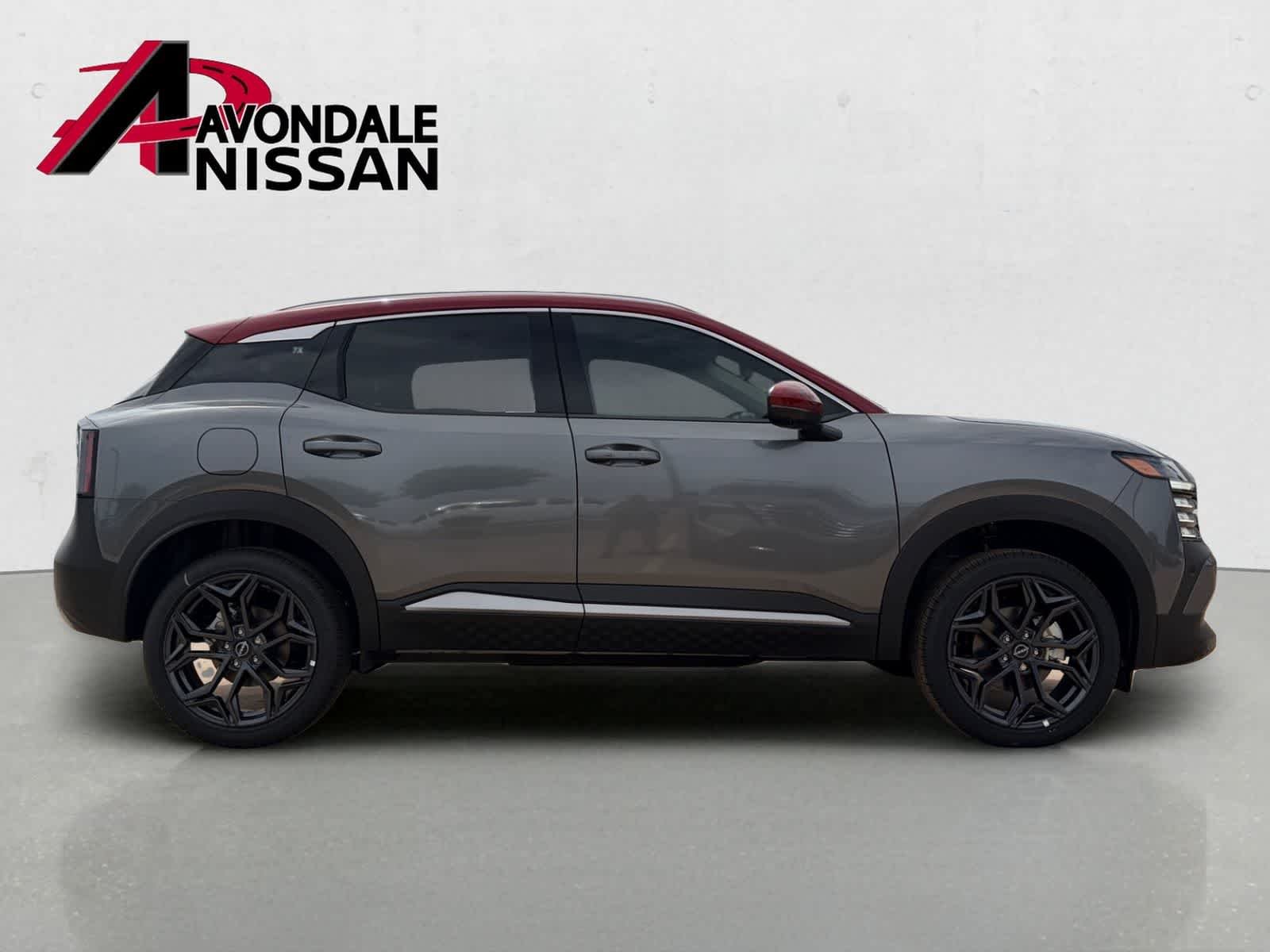 New 2026 Gun Metallic / Scarlet Ember Tintcoat Two-tone Nissan SR image 9