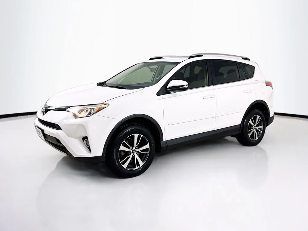 Used 2016 Super White Toyota XLE image 2