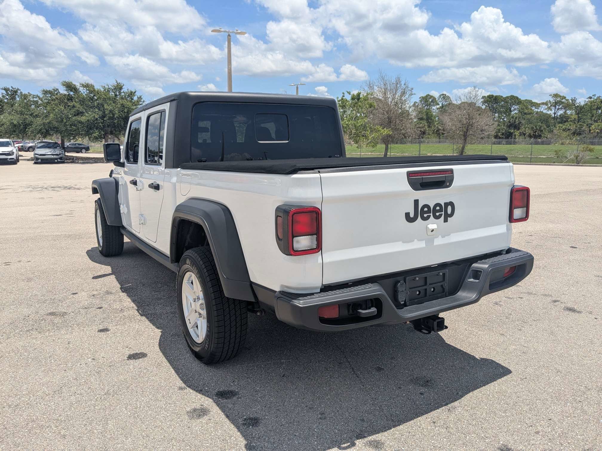 Used 2020 Bright White Clearcoat Jeep Sport S image 7