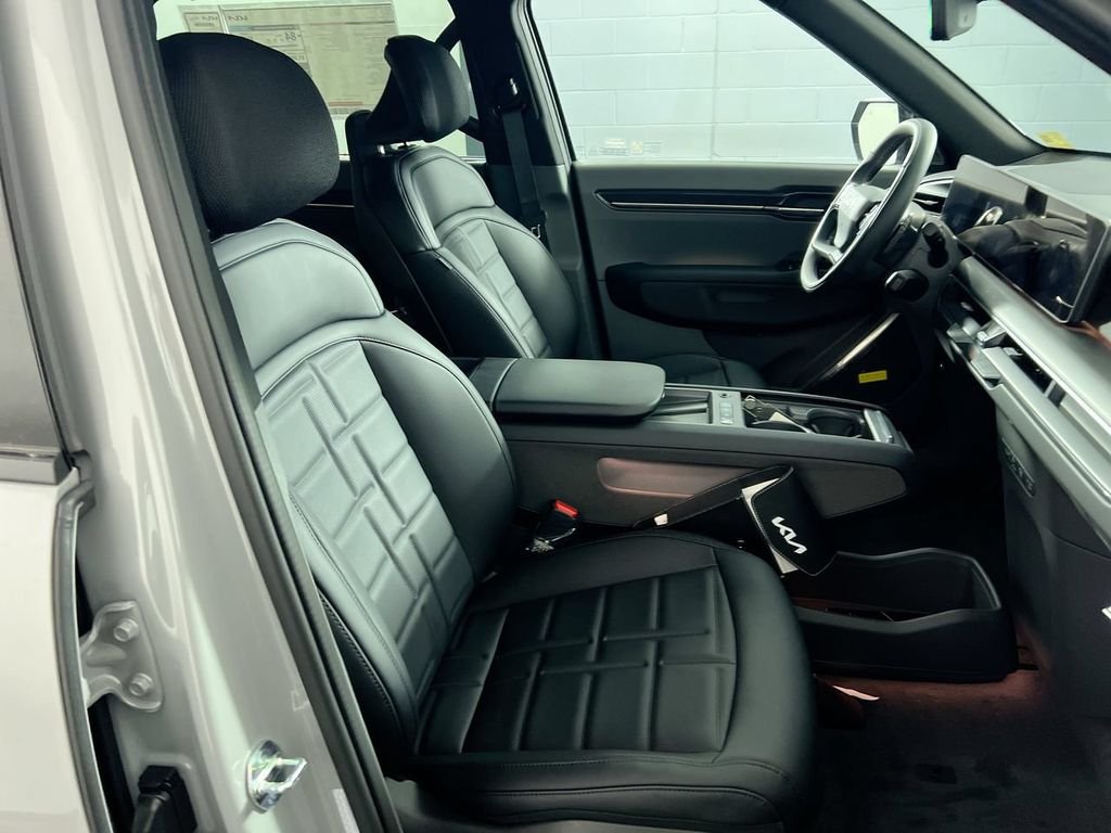 New 2026 Wolf Gray Kia Land AWD image 31