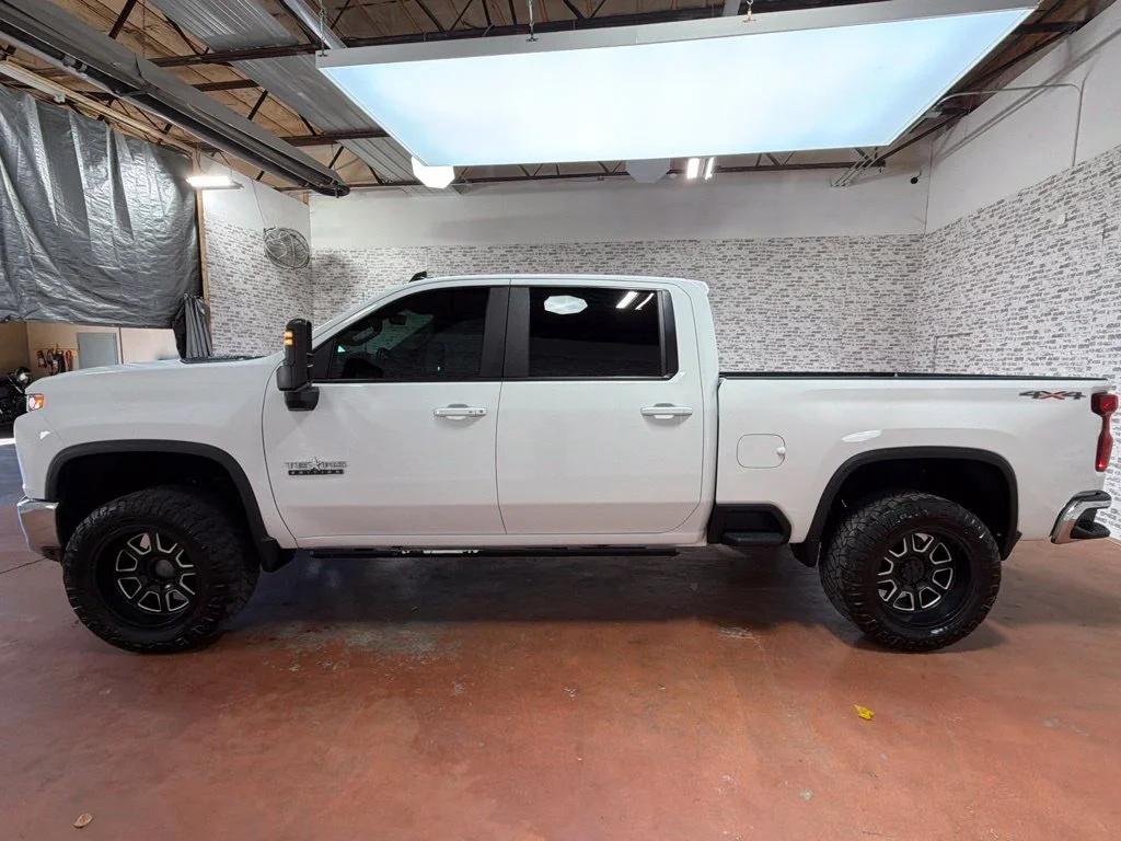 Used 2021 Summit White Chevrolet LT image 4