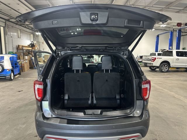 Used 2017 Gray Ford Limited image 25
