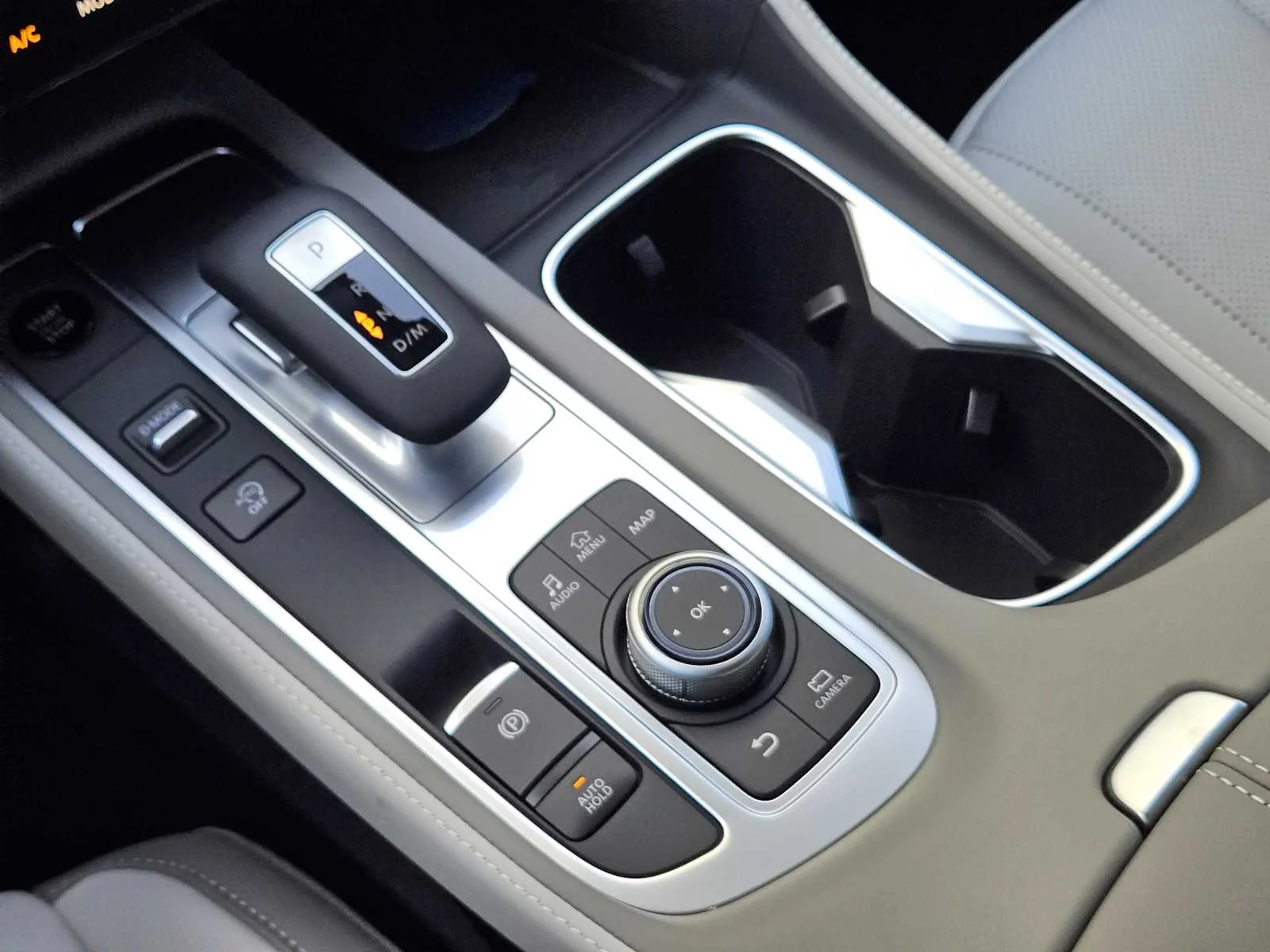 New 2027 MINERAL BLACK INFINITI Luxe AWD image 14