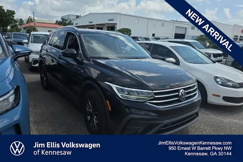 Certified Used 2023 Deep Black Pearl Volkswagen SE image 1