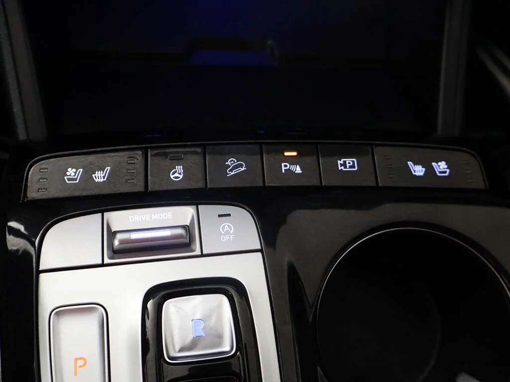 Used 2022 Black Hyundai Limited image 49