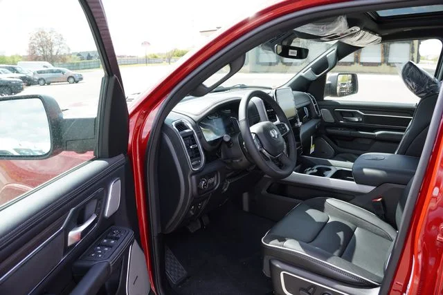 New 2026 Molten Red Pearl-Coat Exterior Paint RAM Laramie image 11