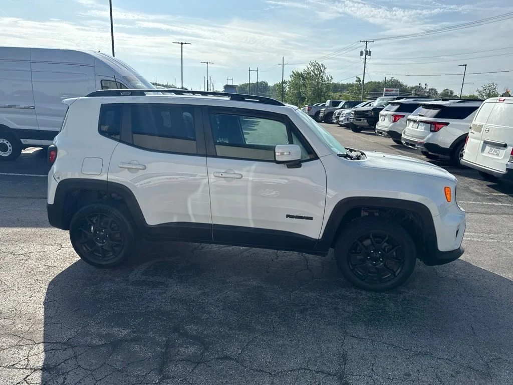 Certified Used 2020 Alpine White Clearcoat Jeep Latitude image 8