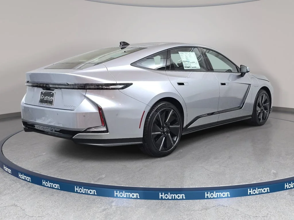 New 2026 Iridium Lexus LUXURY AWD image 5