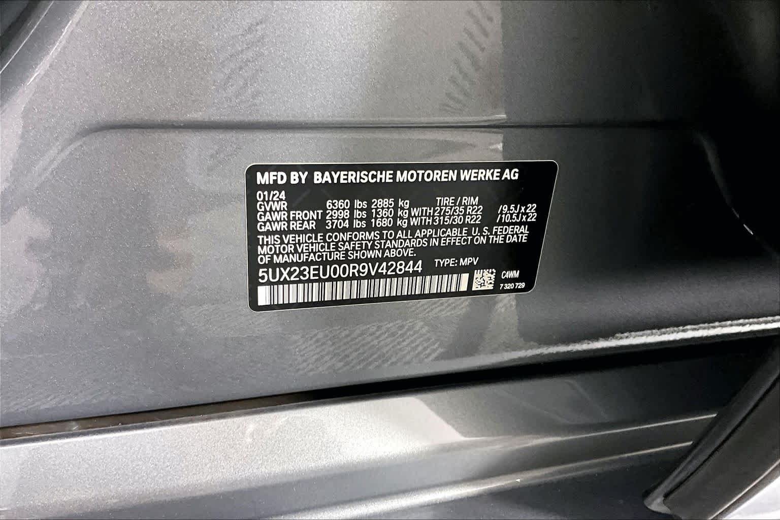 Used 2024 Skyscraper Grey Metallic BMW xDrive40i image 32