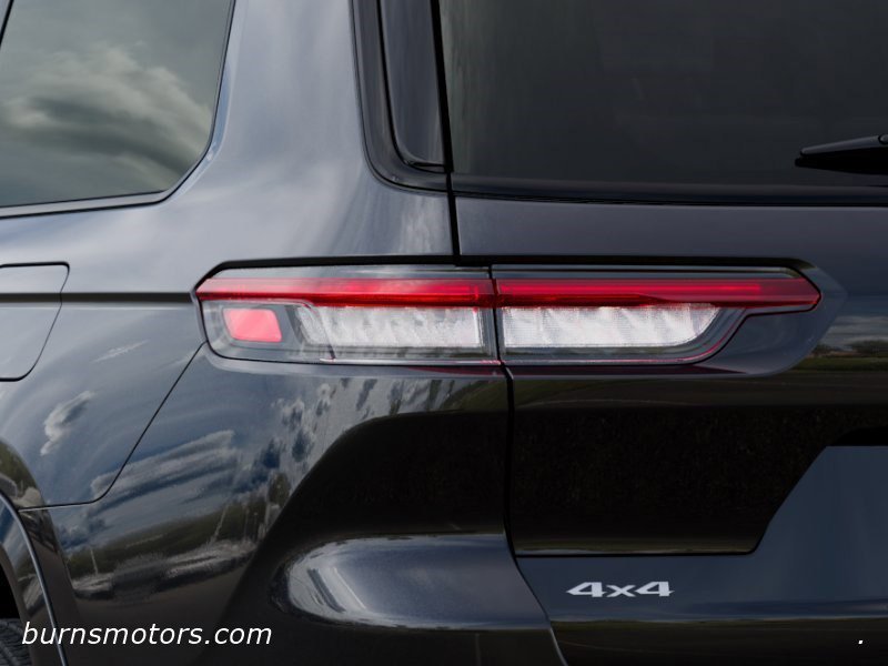 New 2026 Diamond Black Crystal Pearl-Coat Exterior Paint Jeep Summit image 9