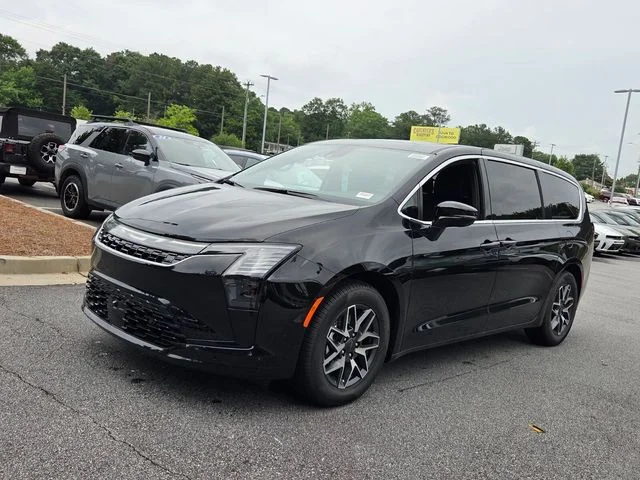 New 2027 Diamond Black Crystal Pearl-Coat Exterior Paint Chrysler Limited image 3
