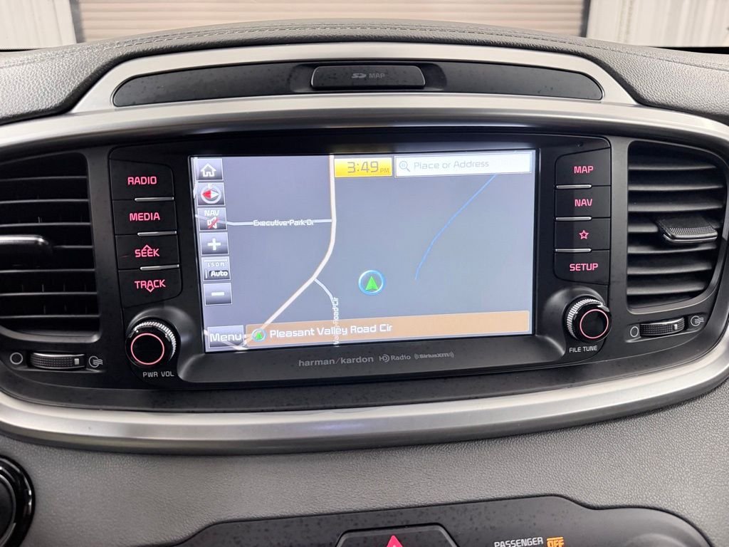 Used 2019 White Kia SX image 17