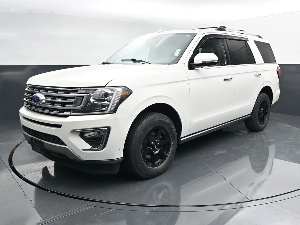 Used 2021 White Ford Limited image 4