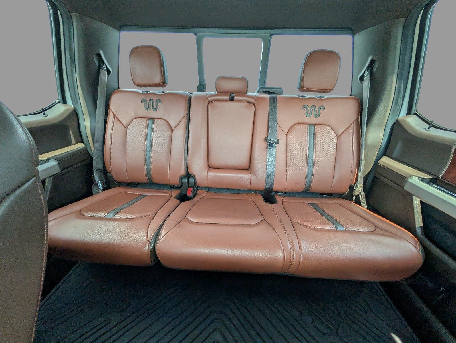 Used 2019 White Platinum Metallic Tri-Coat/Stone Gray Ford King Ranch image 14