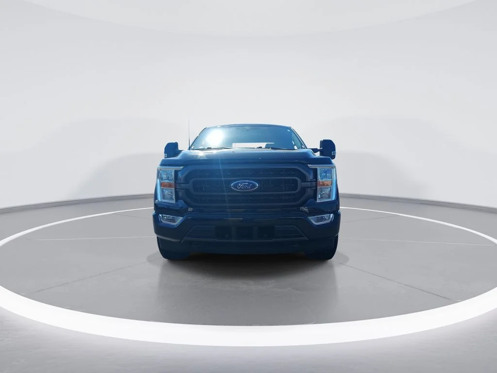 Used 2022 Black Ford XLT image 3