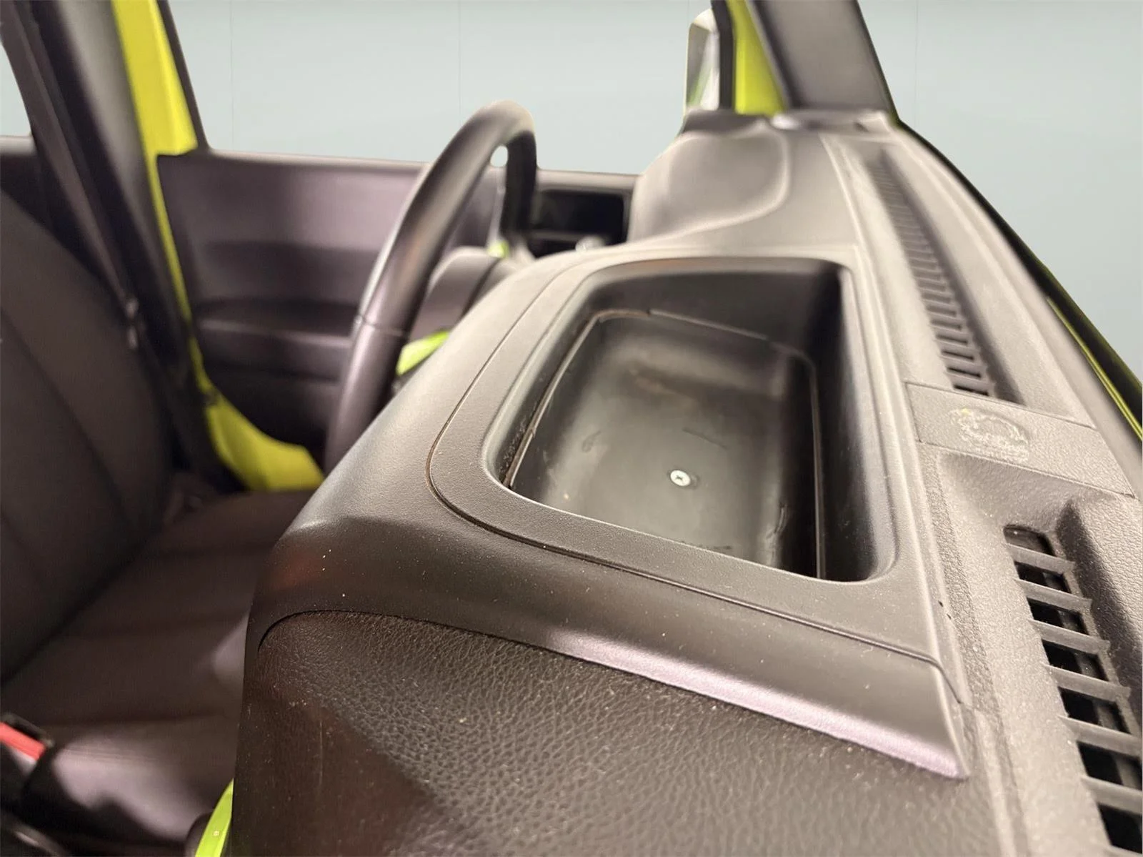 Used 2016 Hypergreen Clearcoat Jeep Sport image 42