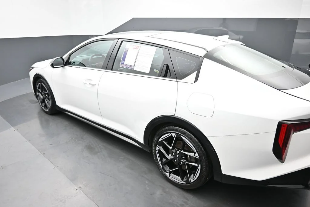 Used 2025 White Kia GT-Line image 14