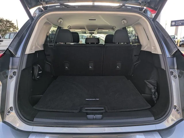 Used 2024 Gray Nissan SV image 13