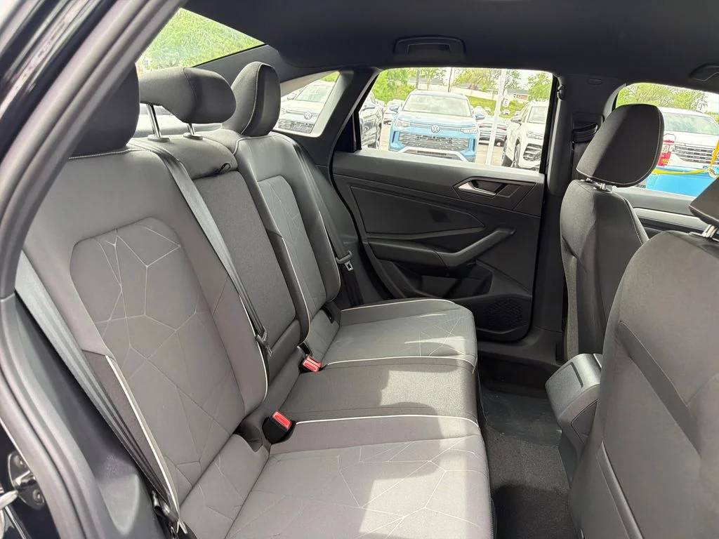 New 2026  Volkswagen 1.5T Sport image 30