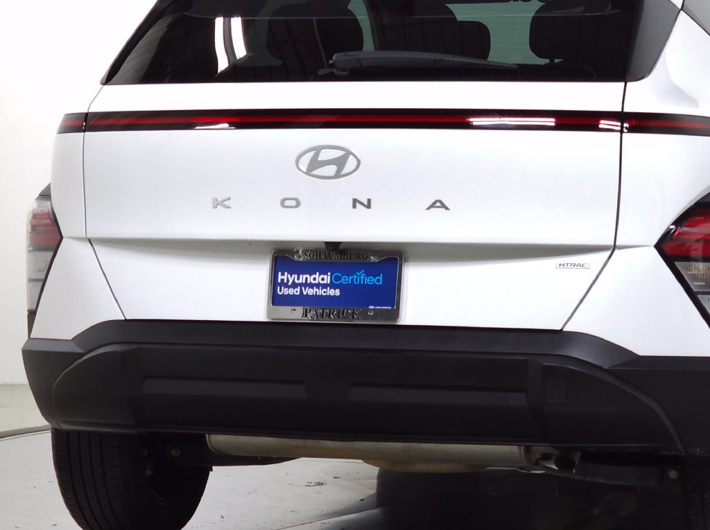 Certified Used 2025 Atlas White Hyundai SEL image 9