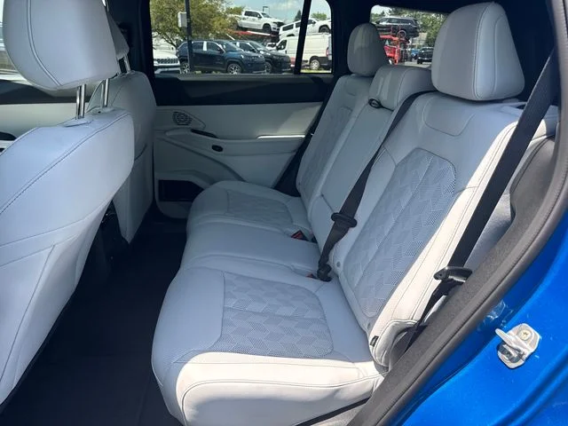 New 2026 Hydro Blue Pearl-Coat Exterior Paint Jeep Overland image 20