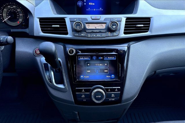 Used 2016 White Honda EX-L image 17