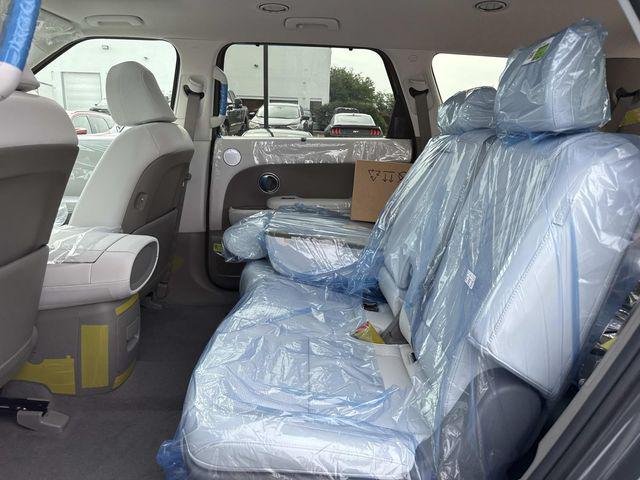 New 2026 Gray Hyundai SEL Premium 8P image 15