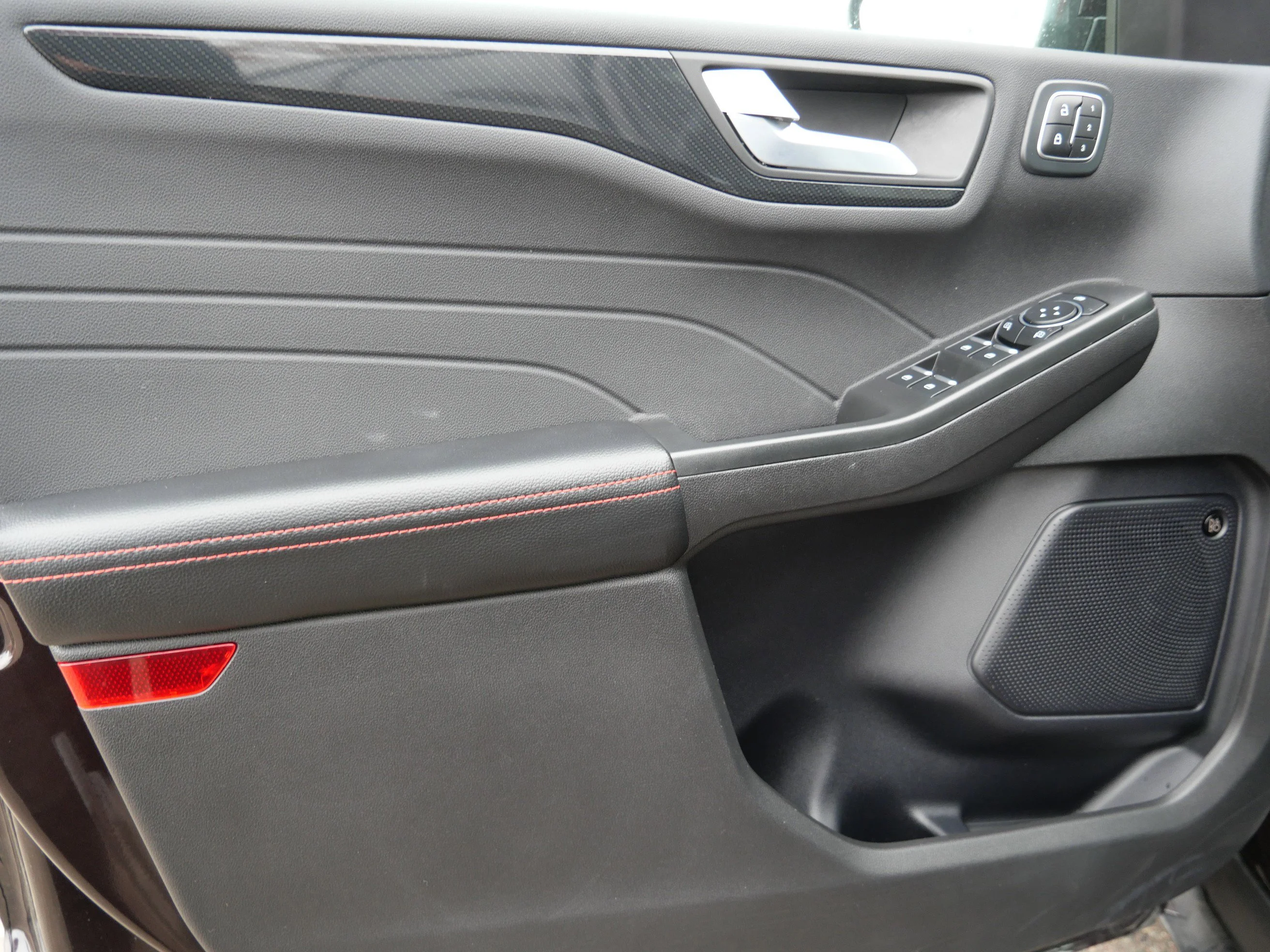 Used 2023 Cinnabar Red Metallic Premium Colorant Ford ST-Line Select image 11
