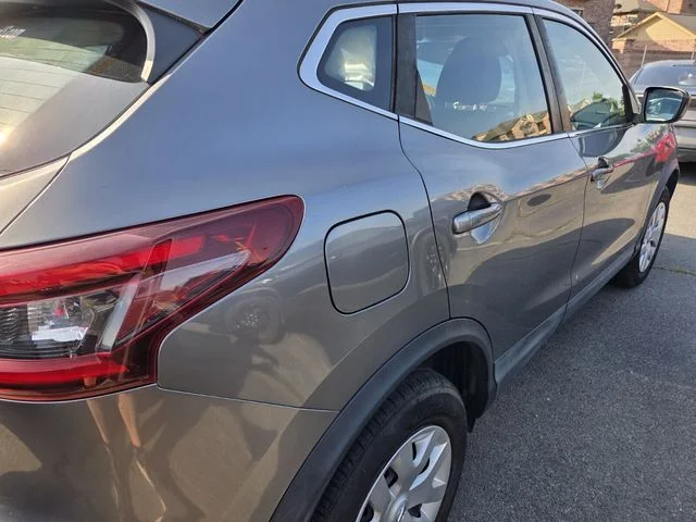 Used 2020 Gray Nissan S image 9