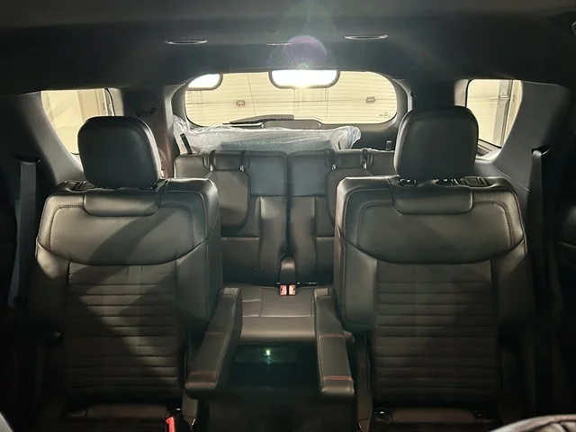 New 2026 Star White Metallic Tri-Coat FORD ST-Line image 18