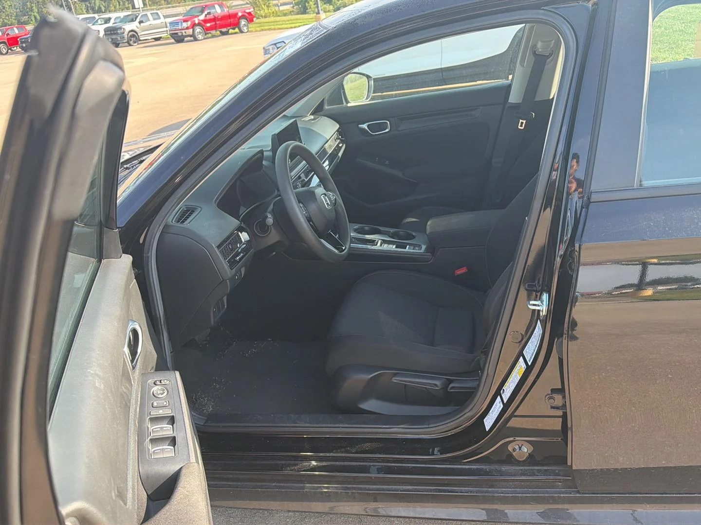 Used 2025  Honda LX CVT image 4