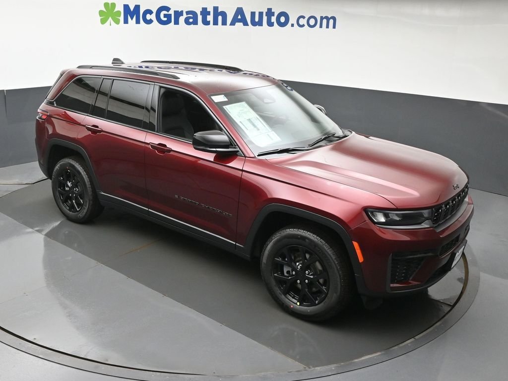 New 2026 Velvet Red Pearl-Coat Exterior Paint Jeep Laredo Altitude image 3