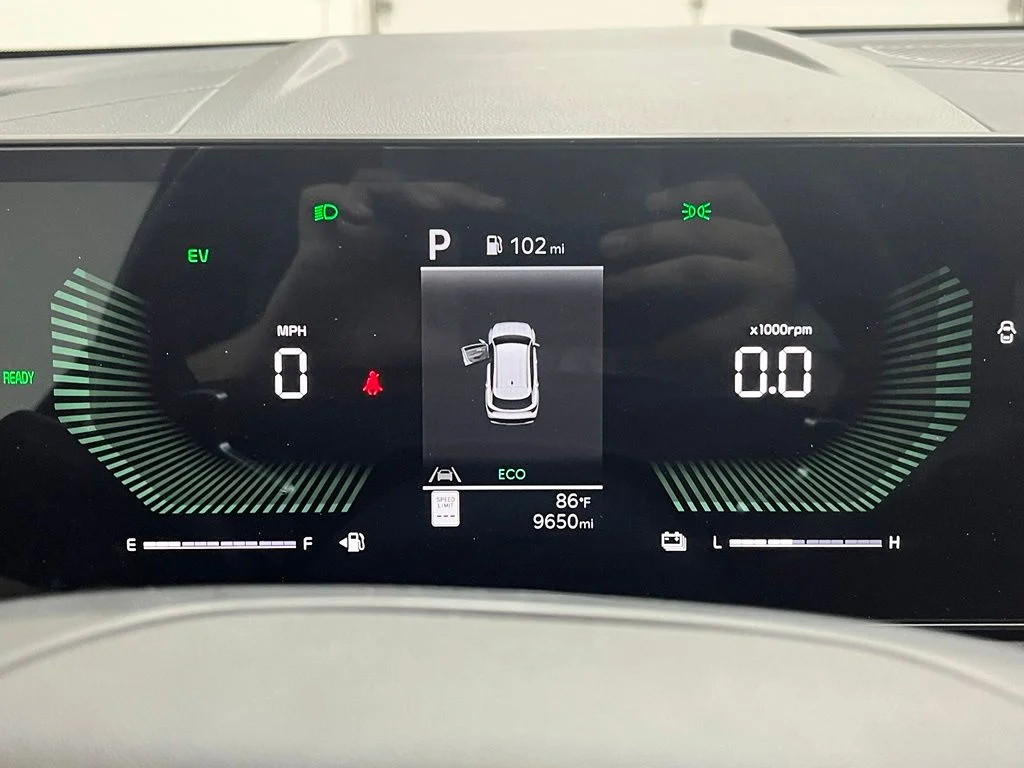 Used 2026 Black Kia X-Line image 25