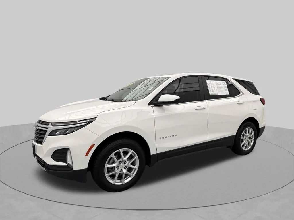 2024 Chevrolet Equinox LT SUV Slide 1