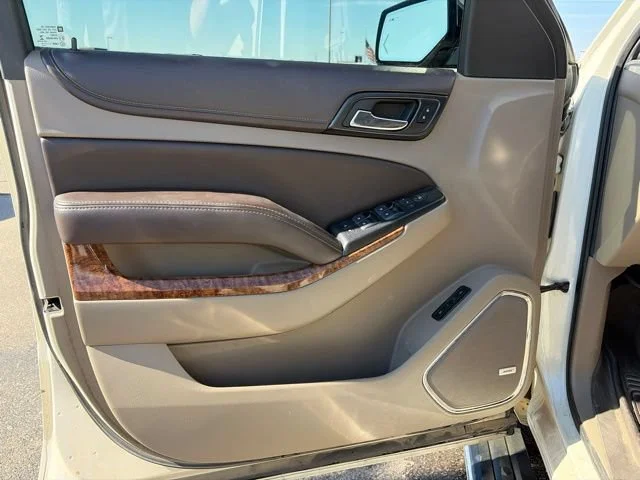 Used 2015 White Diamond Tricoat Chevrolet LTZ image 9