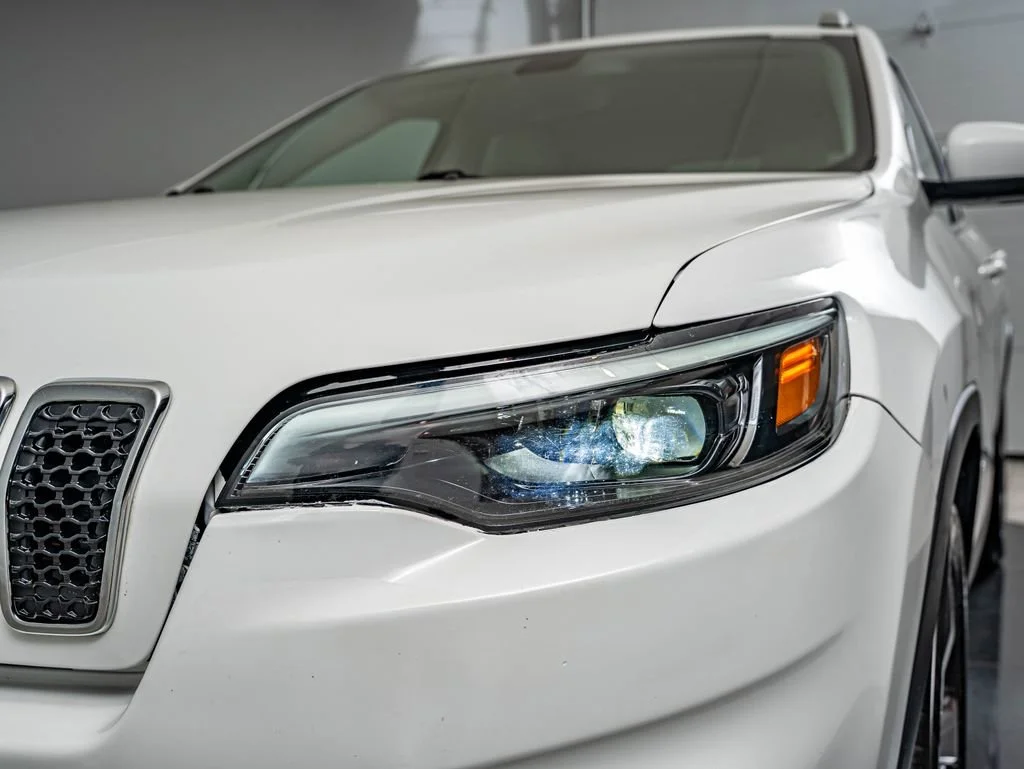 Used 2019 Bright White Clearcoat Jeep Limited image 12