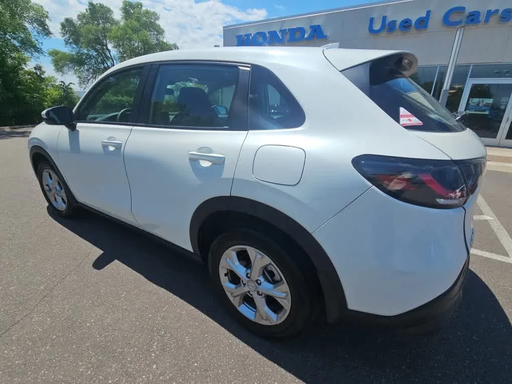 Certified Used 2023 Platinum White Pearl Honda LX image 6