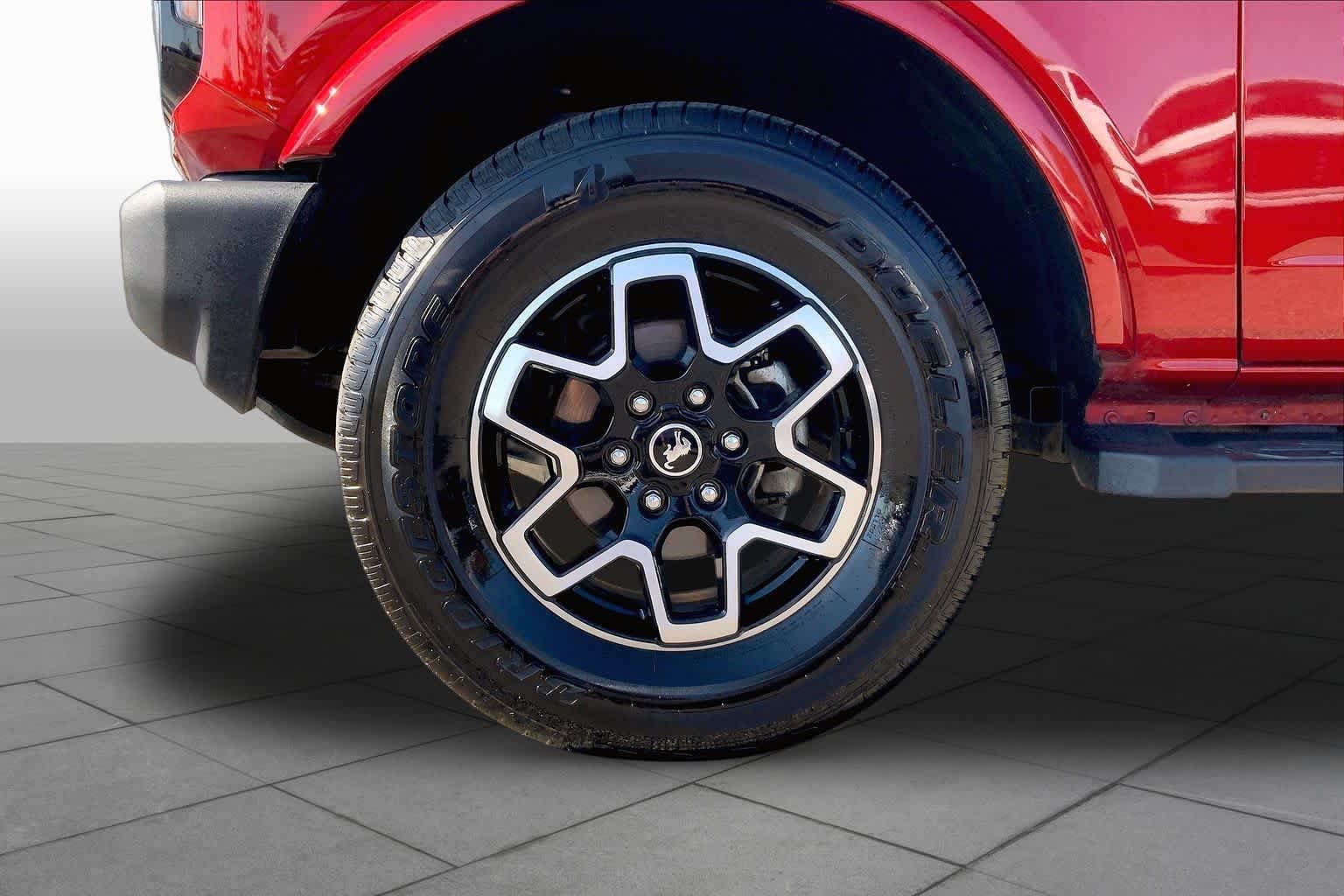 Used 2022 Hot Pepper Red Metallic Tinted Clearcoat Ford Outer Banks image 10