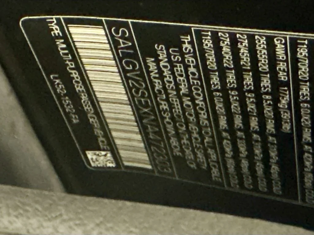 Certified Used 2022 Black Land Rover Autobiography image 34